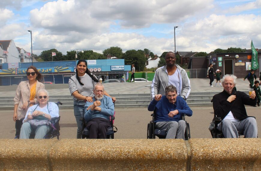 Trip to Thorpe Bay Beach Southend – Dorrit – 11 July 2024