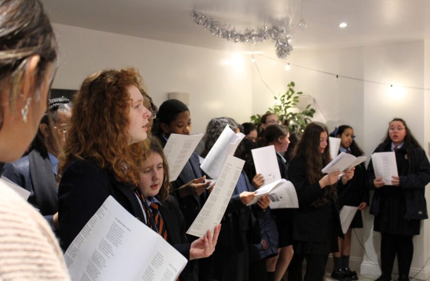 Christmas Carols with Pupils from St. Thomas More School – 16 December 2024